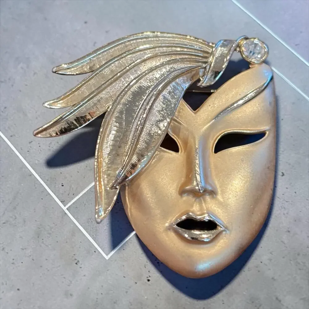 Vintage Gold Tone Theater Mask Brooch Rhinestone Feather Venetian Mardi Gras Pin